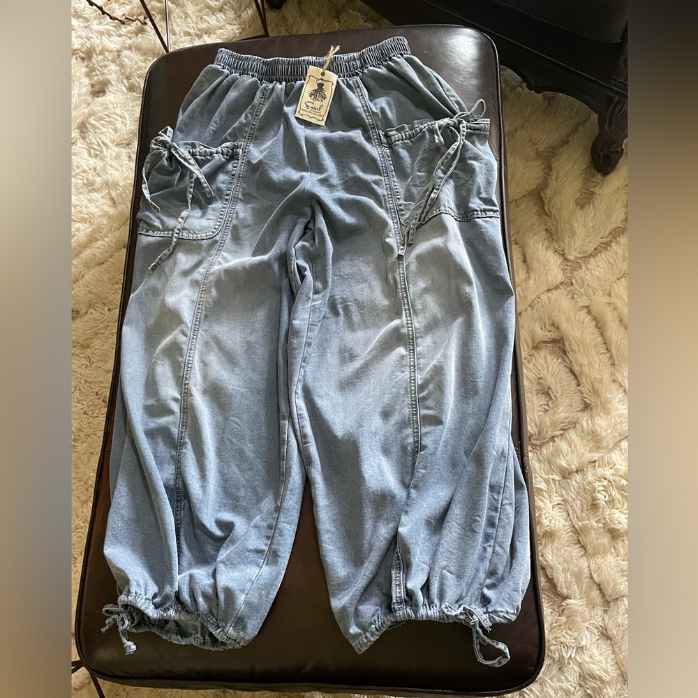 Easel Chambray Boho Balloon Joggers - Picture 4 of 15